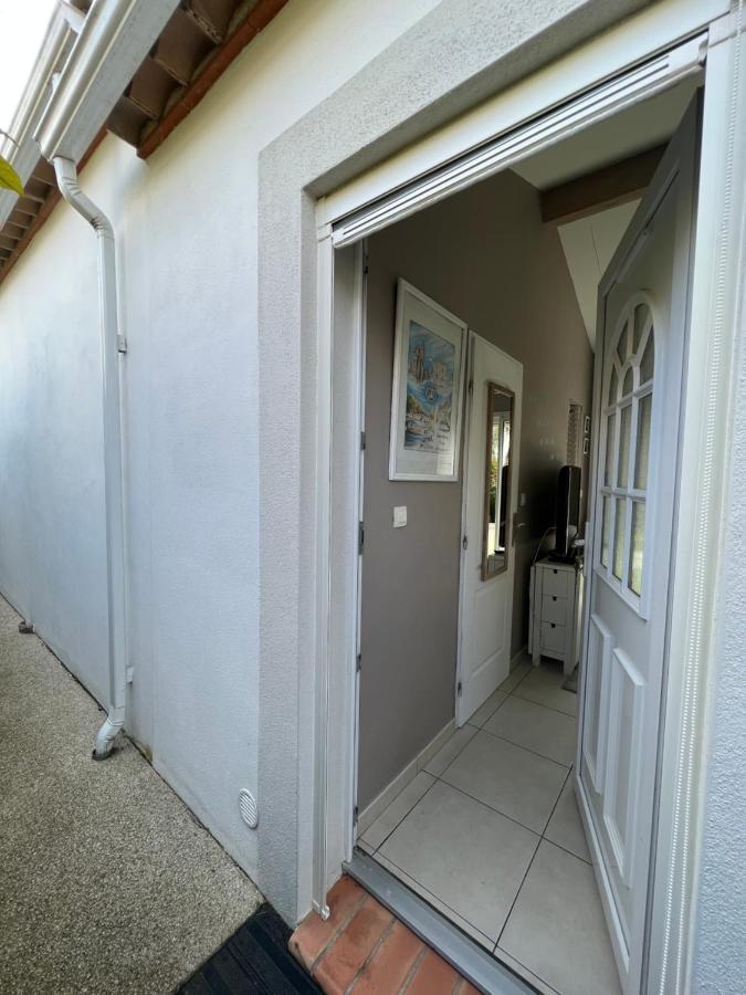 Studio Riquet Independant Attenant A Villa カプタング エクステリア 写真